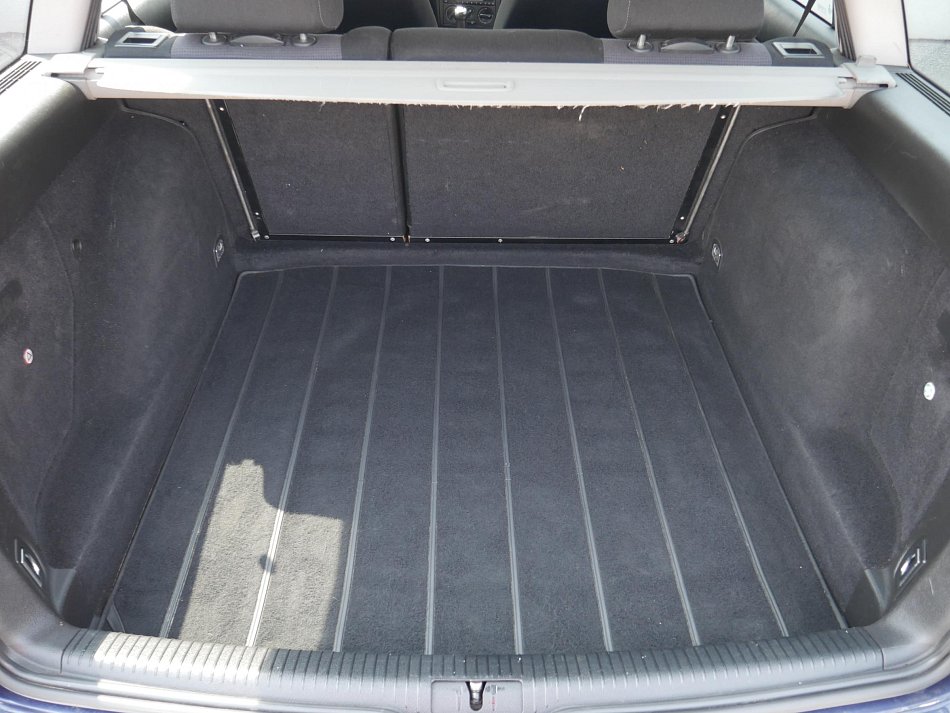 Volkswagen Golf 1.6i 