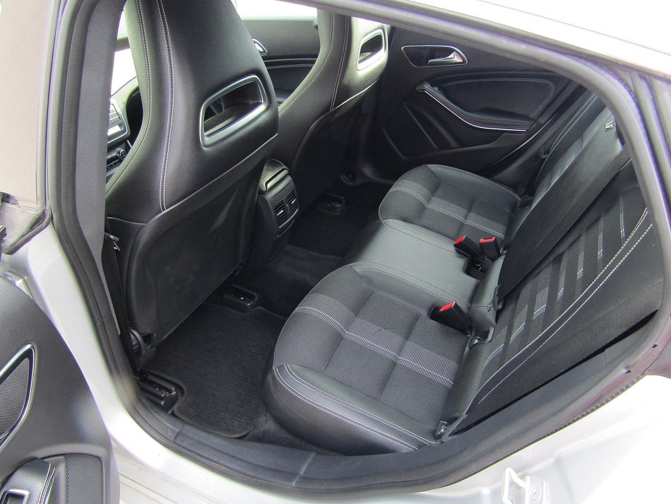 Mercedes-Benz CLA 2.2 CDi  200 CDi