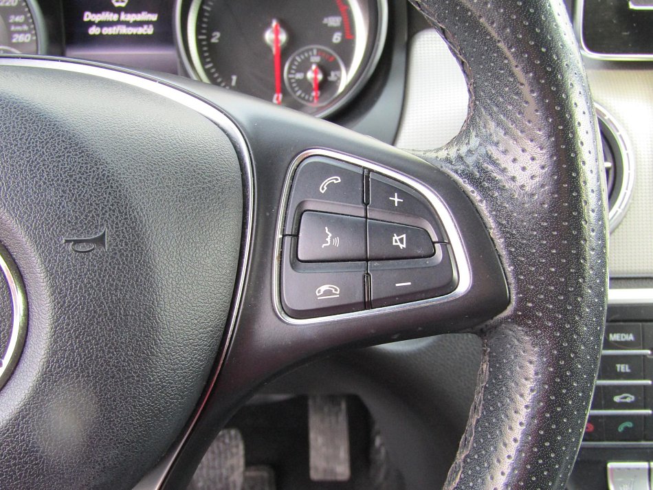 Mercedes-Benz CLA 2.2 CDi  200 CDi