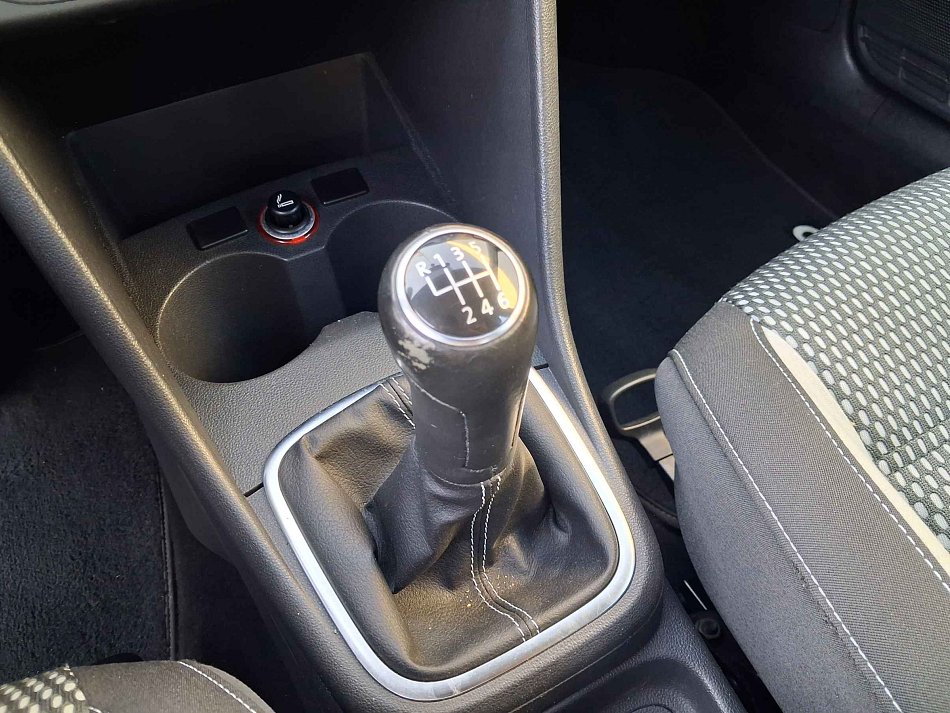 Volkswagen Polo 1.2 TSi CROSS
