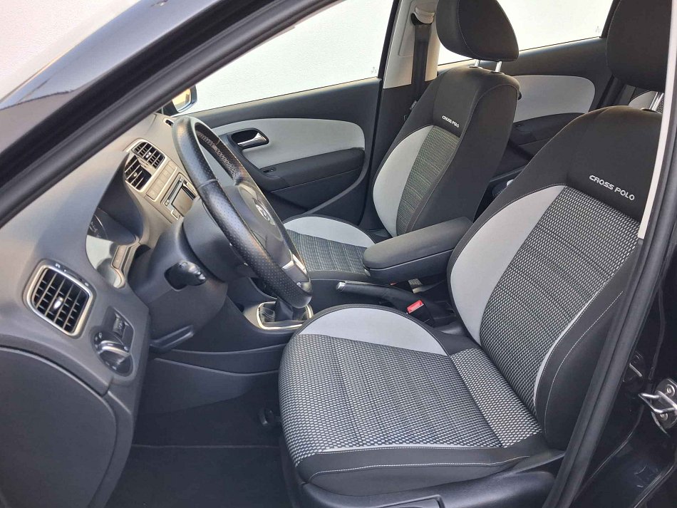 Volkswagen Polo 1.2 TSi CROSS