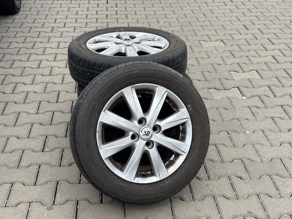 Toyota Yaris 1.3i 