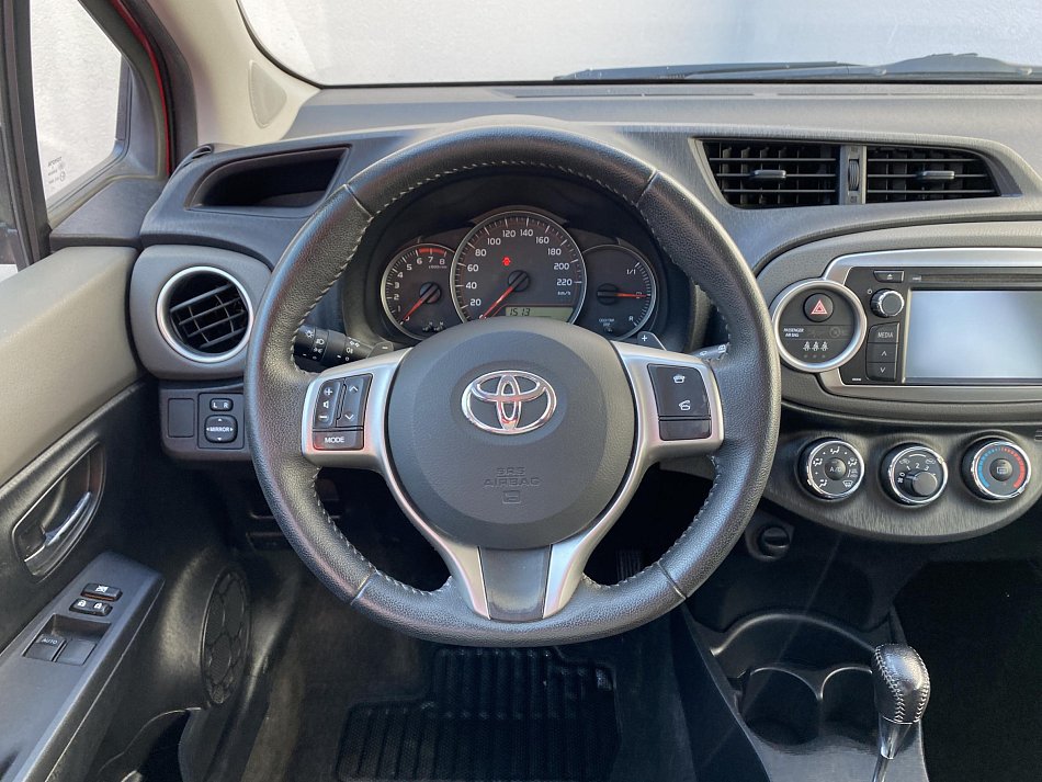 Toyota Yaris 1.3i 