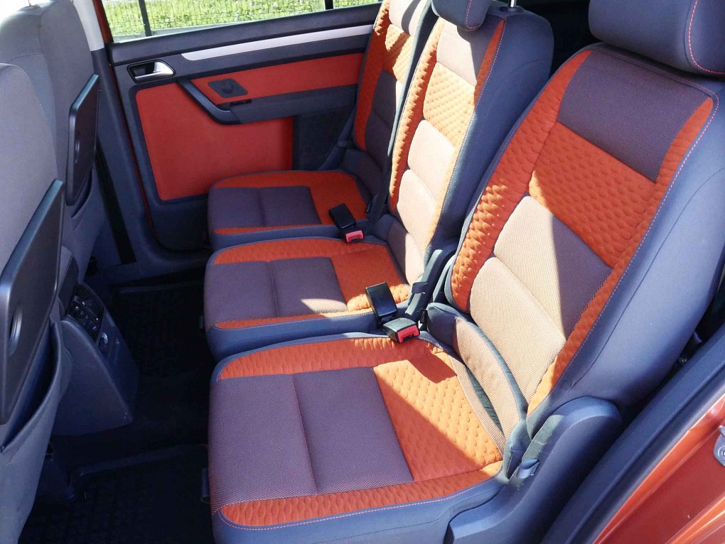 Volkswagen Touran 1.4TSi CROSS