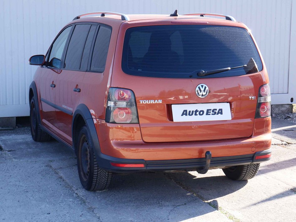 Volkswagen Touran 1.4TSi CROSS