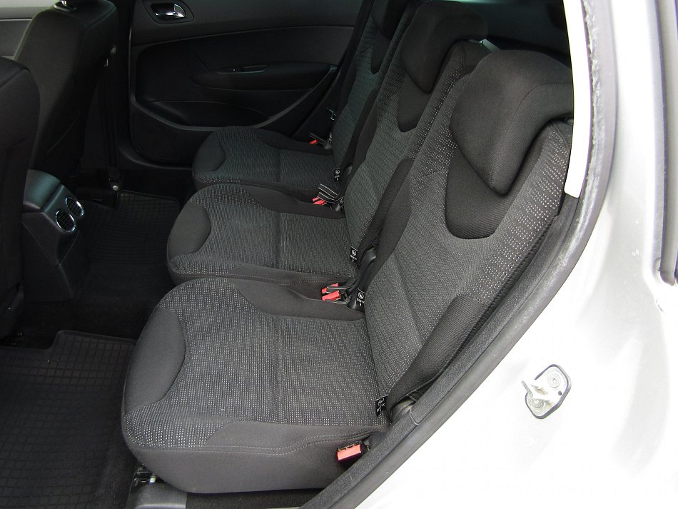 Peugeot 308 1.6 VTi 