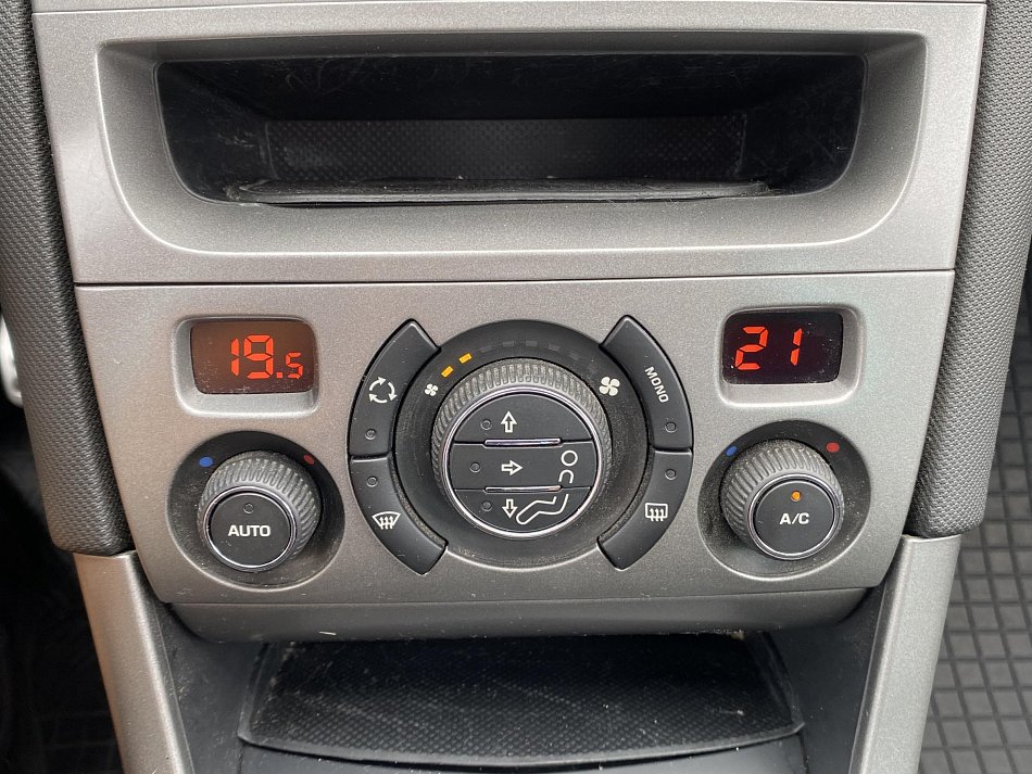 Peugeot 308 1.6 VTi 