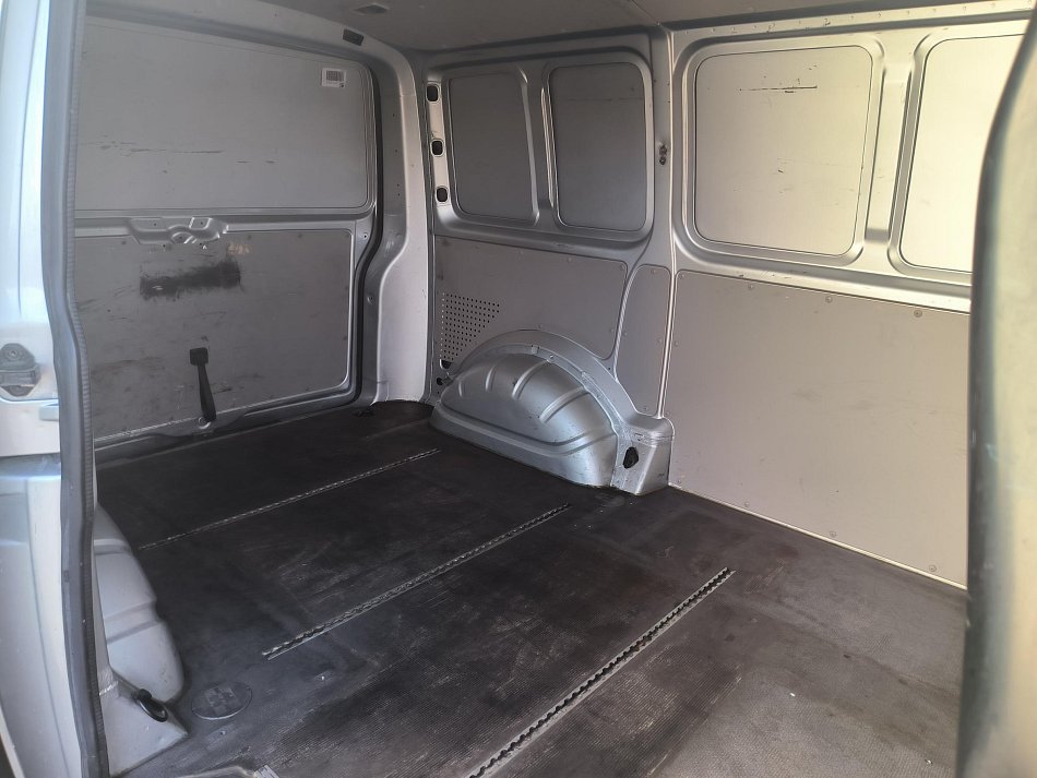 Volkswagen Transporter 2.0TDi  L1H1