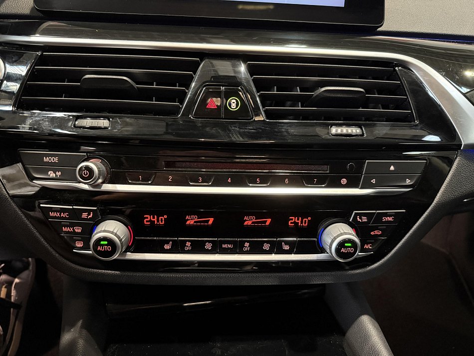 BMW Řada 5 2.0i  530i xDrive