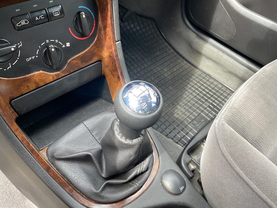 Peugeot 307 1.6i 