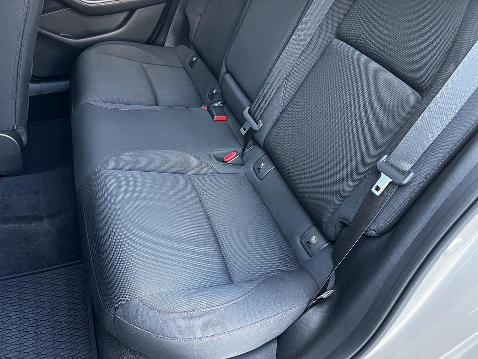 Mazda 3 2.0i 