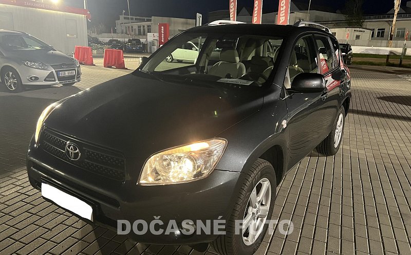 Toyota RAV4 2.0 VVT-i 