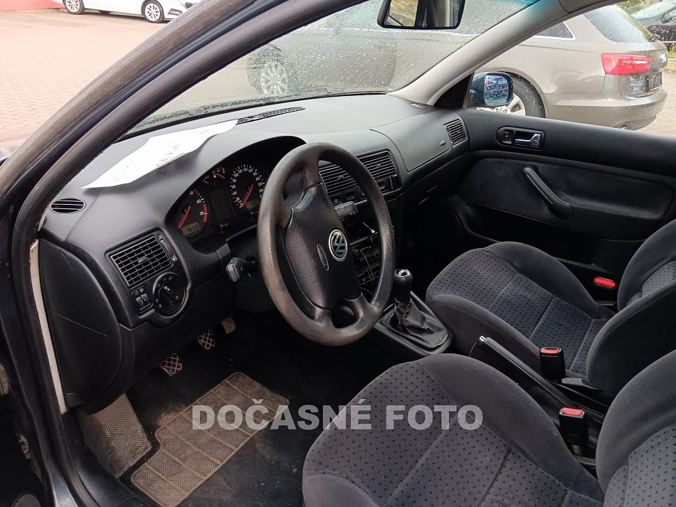 Volkswagen Golf 1.6i 