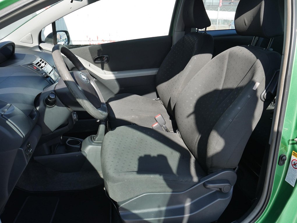 Toyota Yaris 1.0 VVT- i Terra Cool