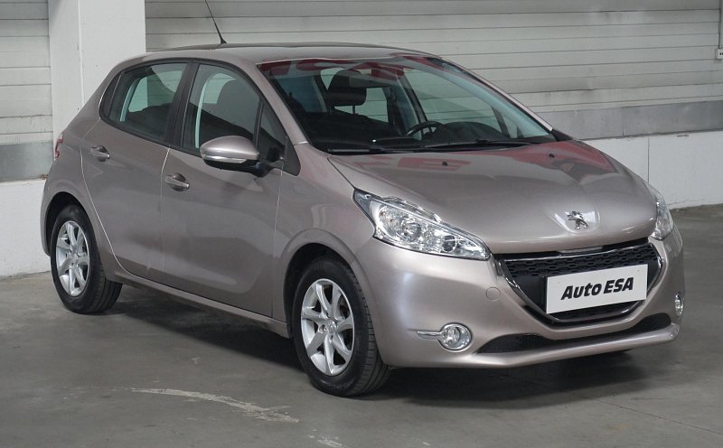 Peugeot 208 1.2i 