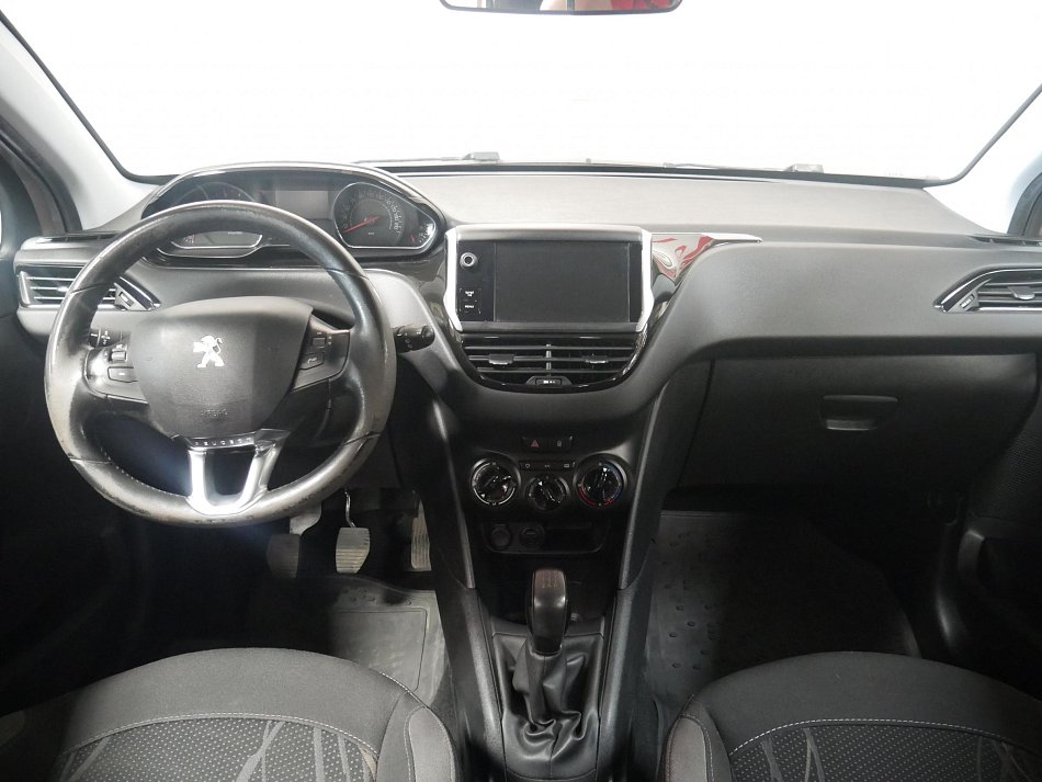 Peugeot 208 1.2i 
