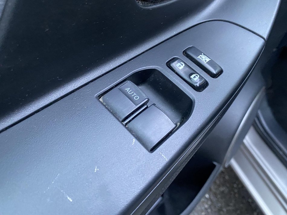 Toyota Yaris 1.4 VVT-i Dynamic