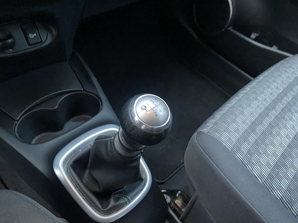 Toyota Yaris 1.4 VVT-i Dynamic