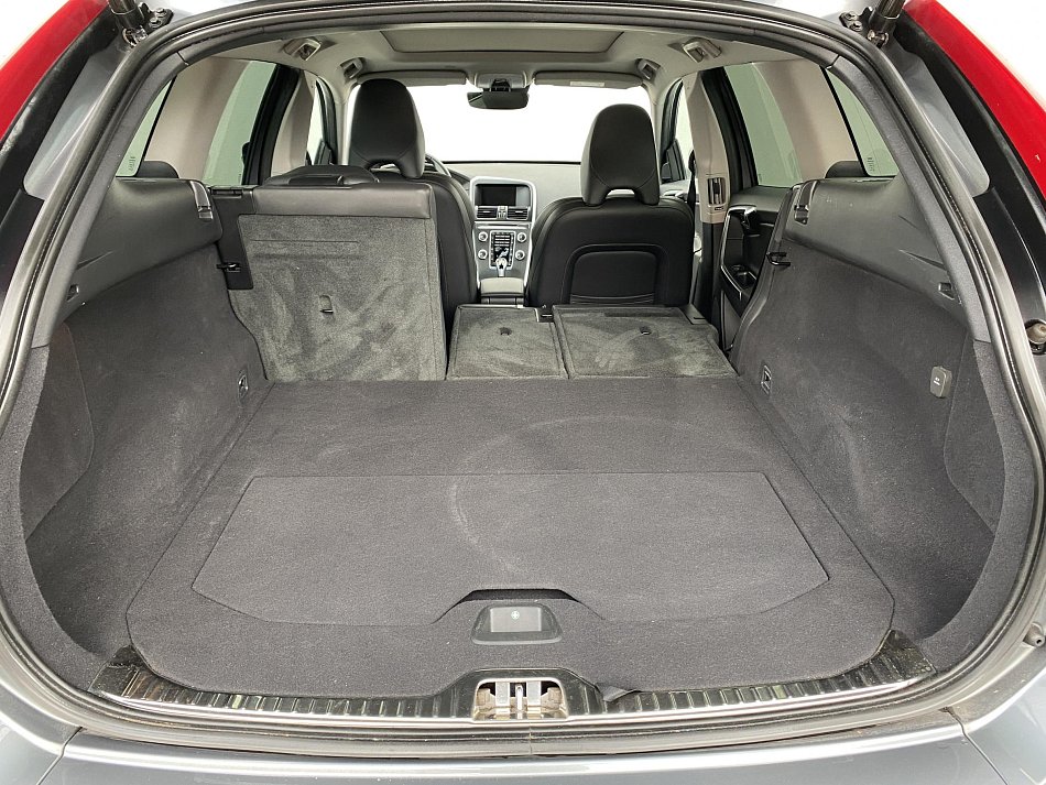 Volvo XC60 2.4 D5 Summum AWD