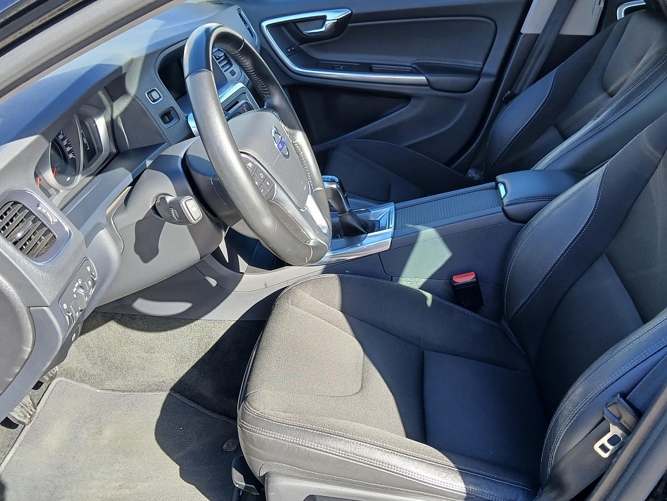 Volvo V60 2.0D Momentum