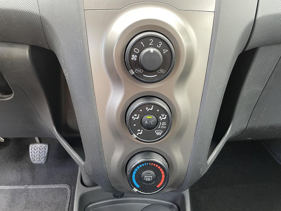 Toyota Yaris 1.0 VVT-i Cool