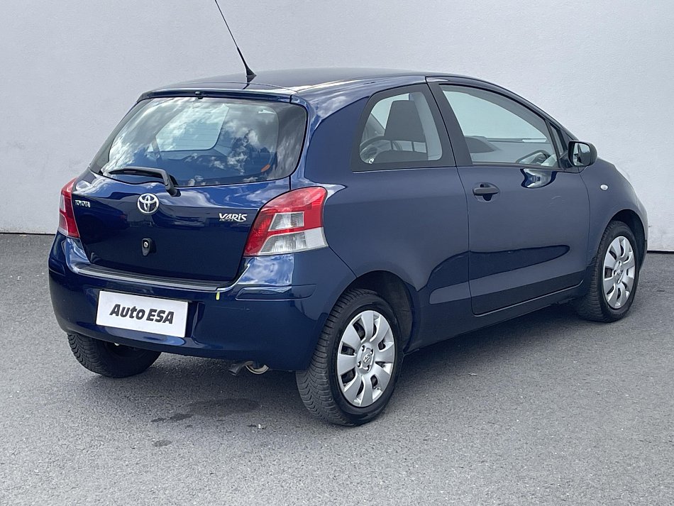Toyota Yaris 1.0 VVT-i Cool