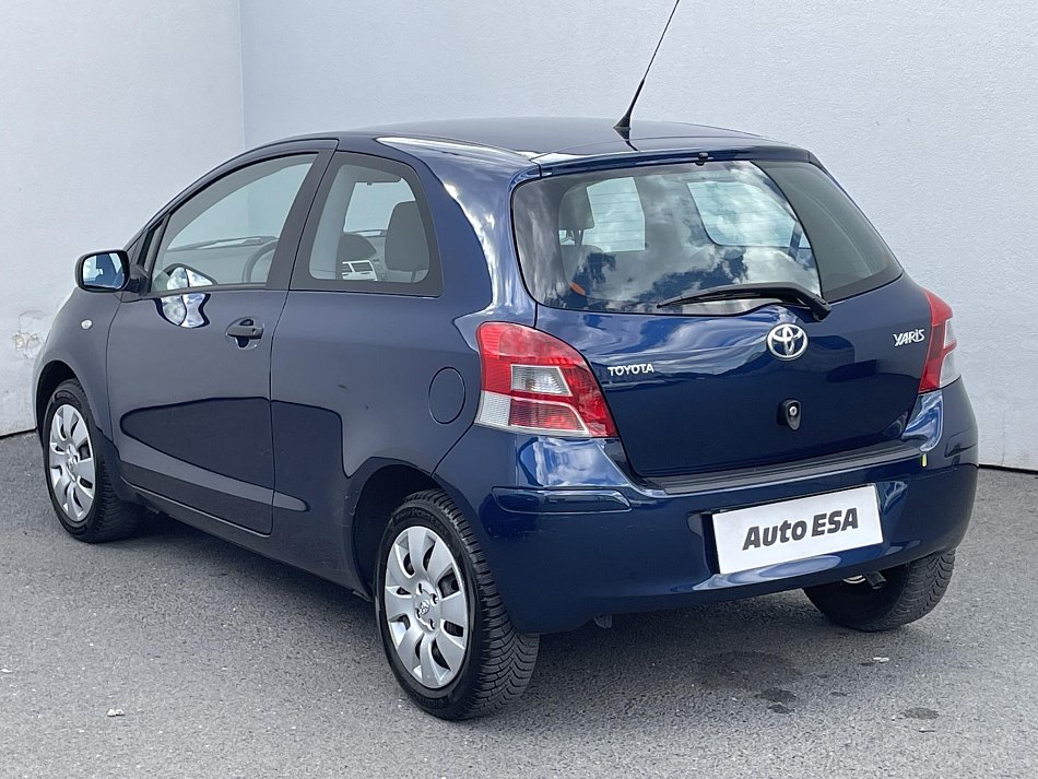 Toyota Yaris 1.0 VVT-i Cool