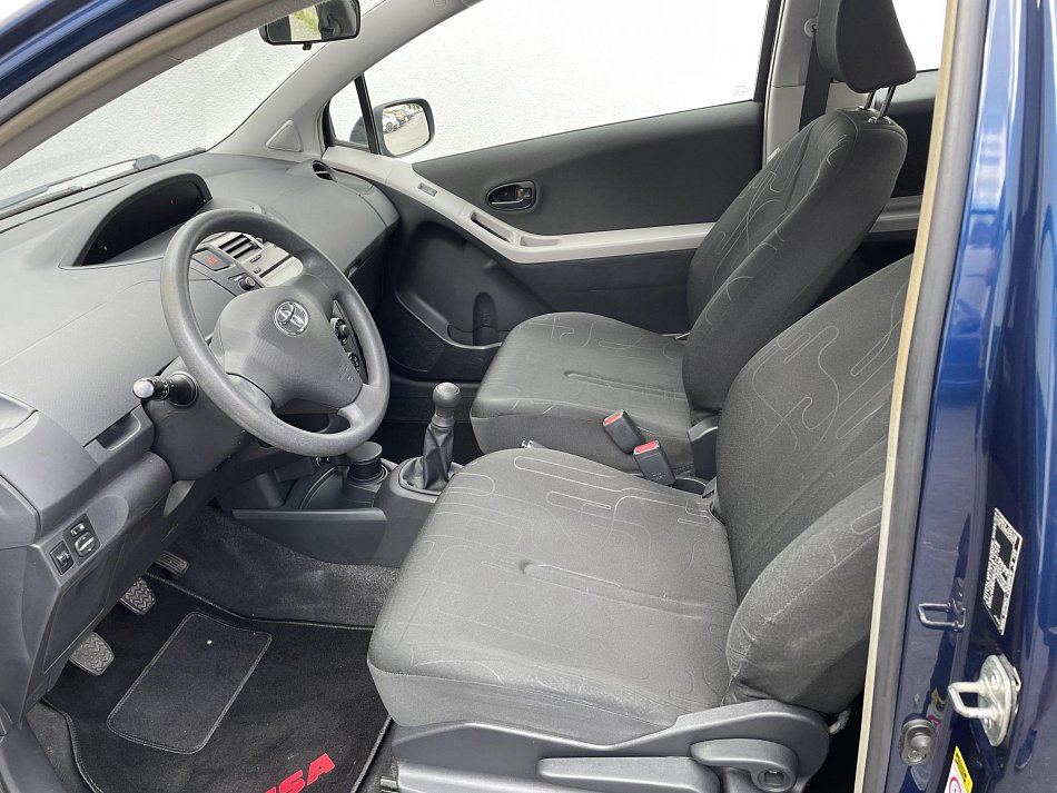 Toyota Yaris 1.0 VVT-i Cool