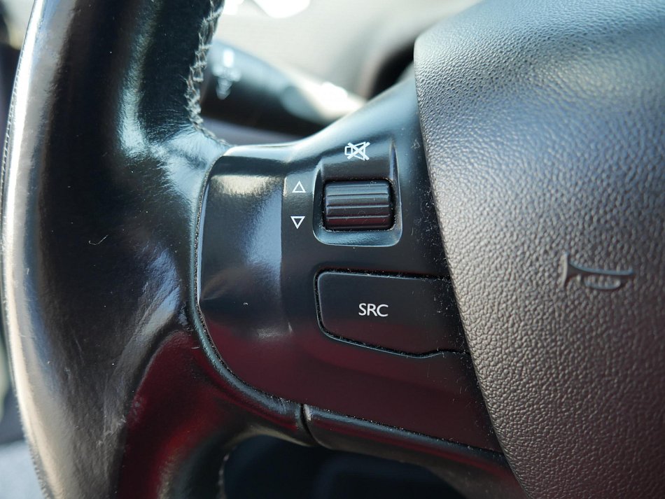 Peugeot 2008 1.2 PT 