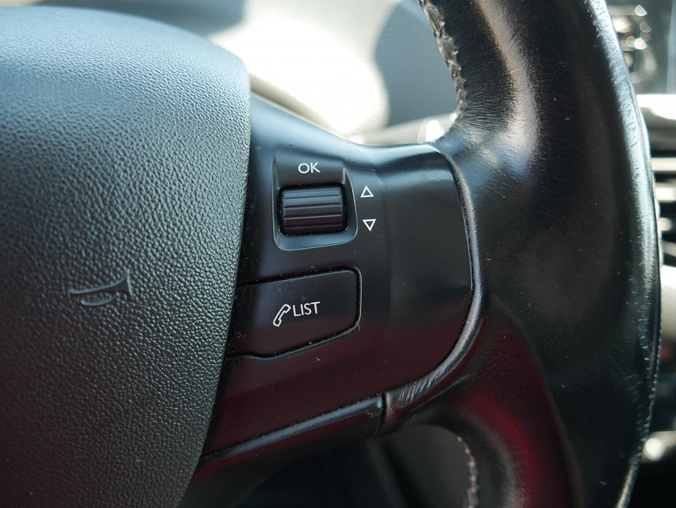 Peugeot 2008 1.2 PT 