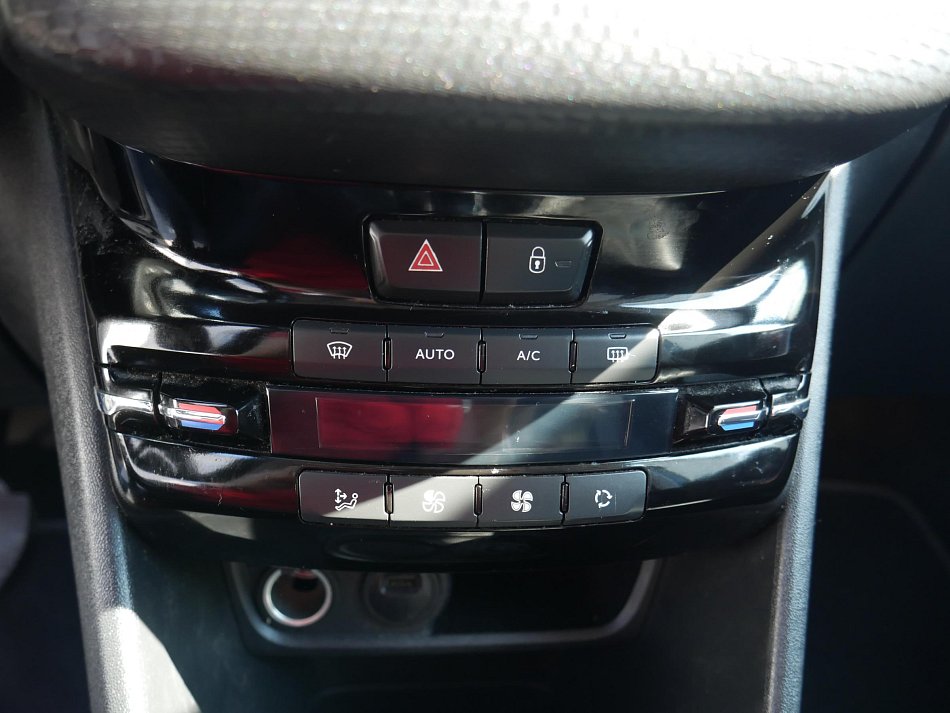 Peugeot 2008 1.2 PT 