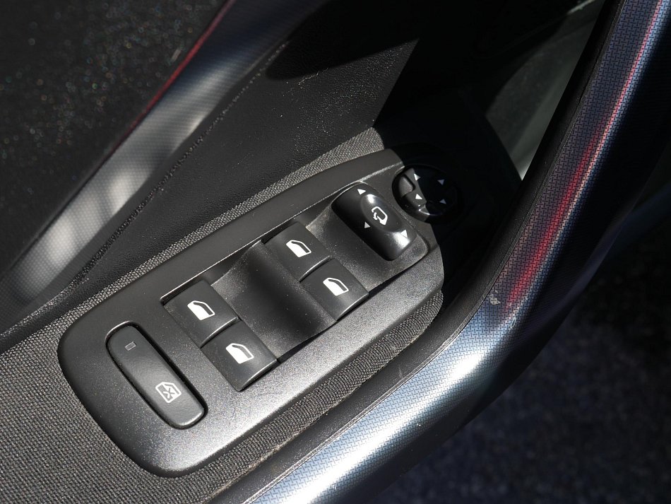 Peugeot 2008 1.2 PT 