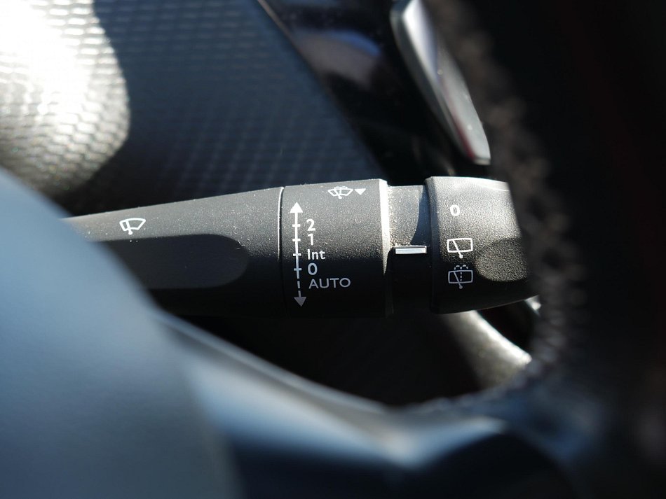 Peugeot 2008 1.2 PT 