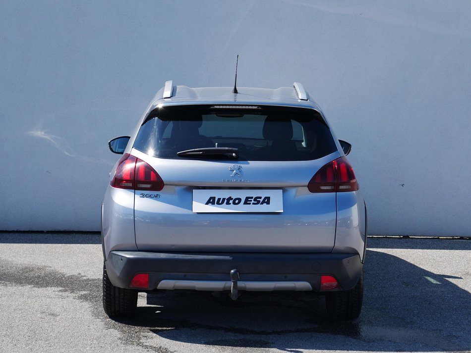Peugeot 2008 1.2 PT 