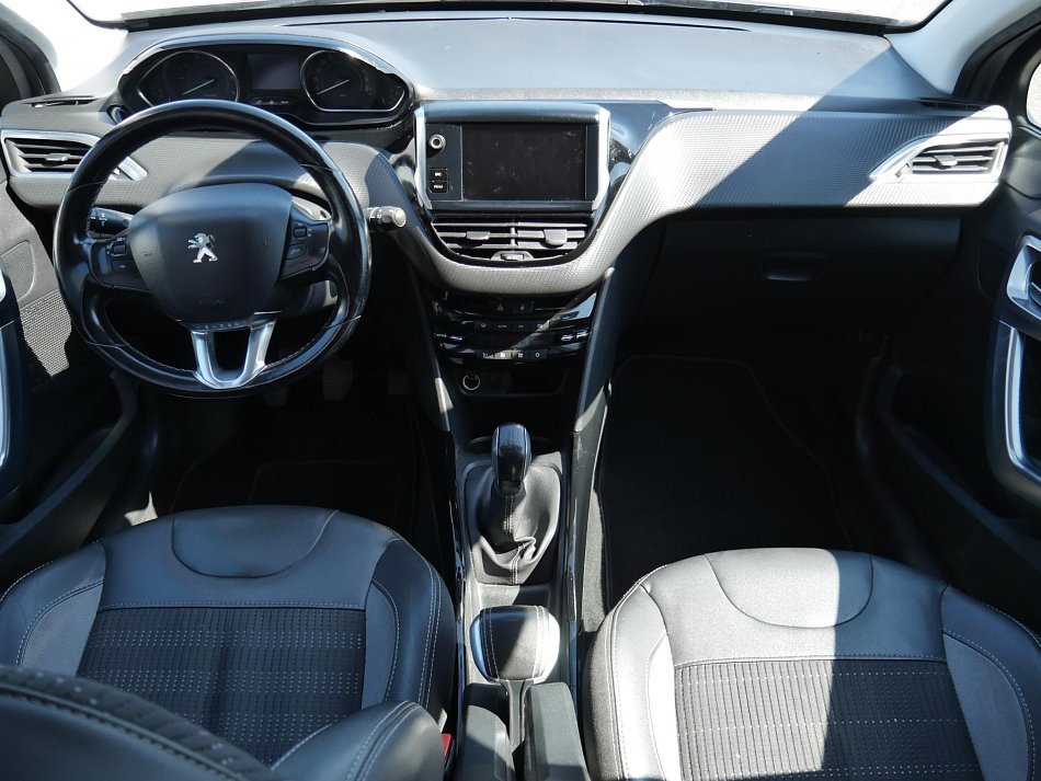 Peugeot 2008 1.2 PT 