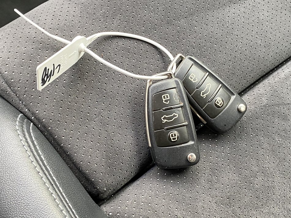 Audi Q3 2.0 TDi S-line quattro