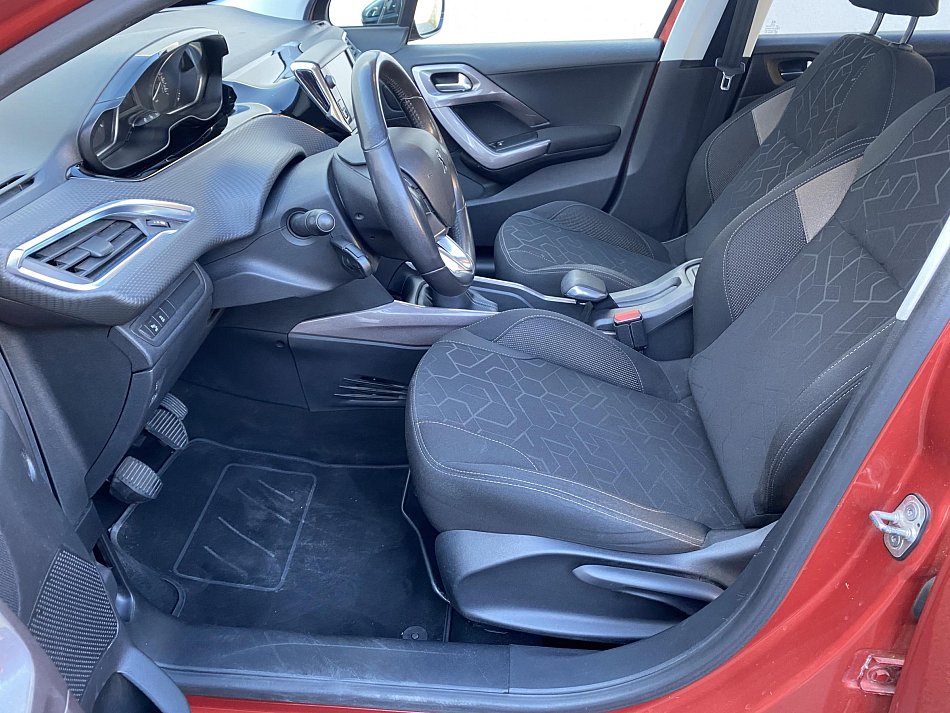 Peugeot 2008 1.2PT Style