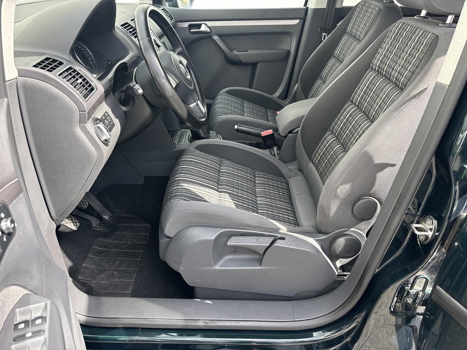 Volkswagen Touran 2.0 TDi CROSS