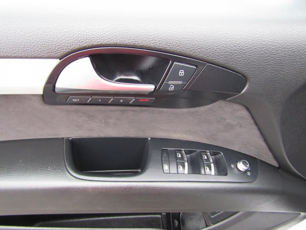 Audi Q7 3.0TDi  Quattro