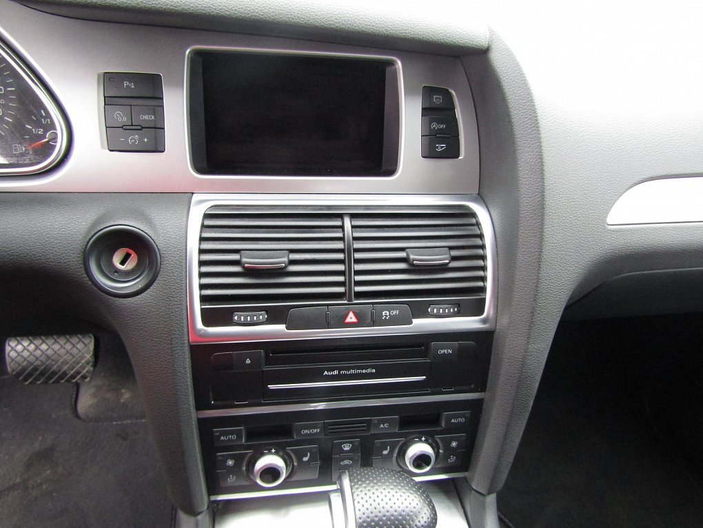 Audi Q7 3.0TDi  Quattro