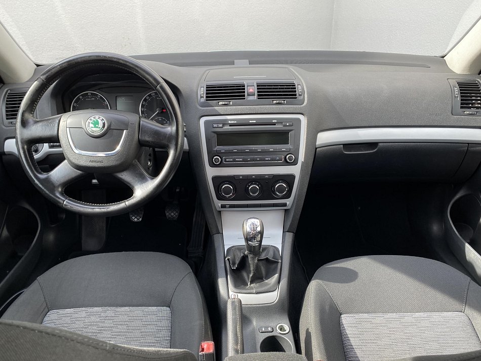 Škoda Octavia II 1.6i Ambiente