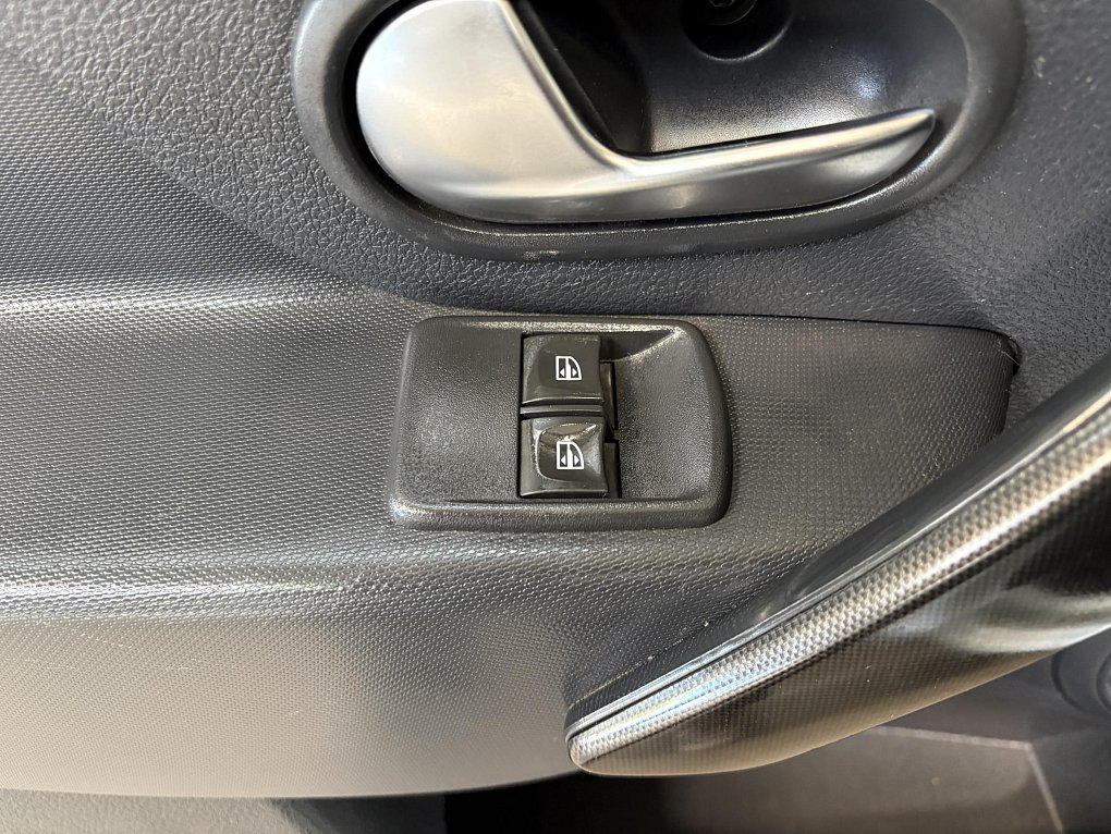 Dacia Sandero 1.0i 