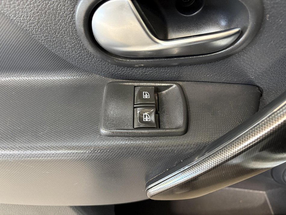 Dacia Sandero 1.0i 