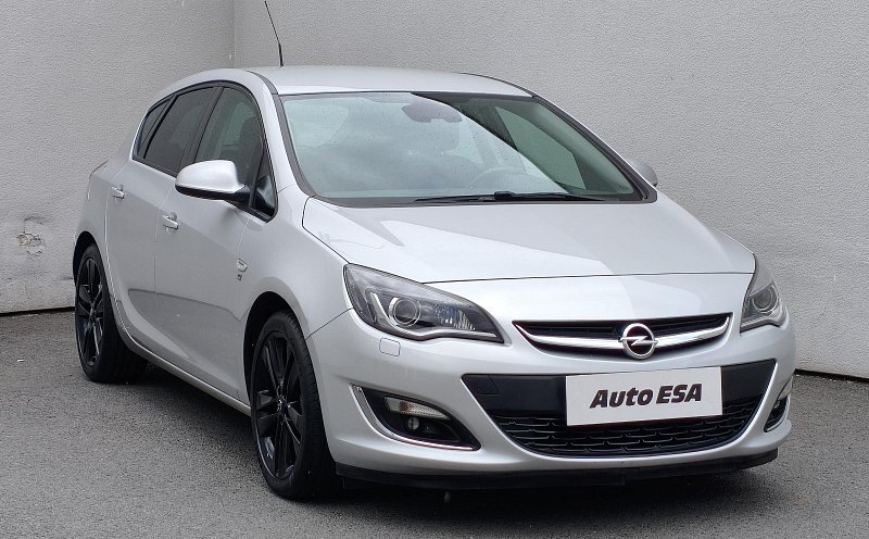 Opel Astra 1.4T Edition 150