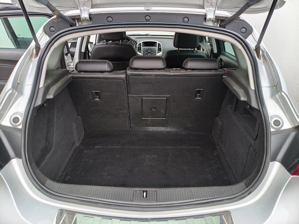 Opel Astra 1.4T Edition 150