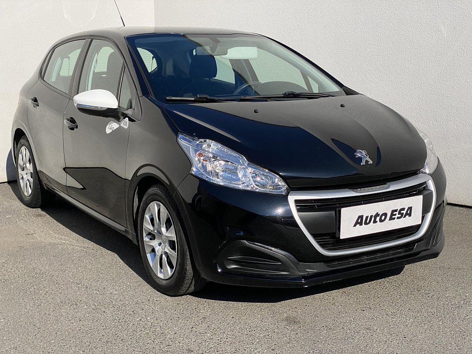 Peugeot 208 1.2i 