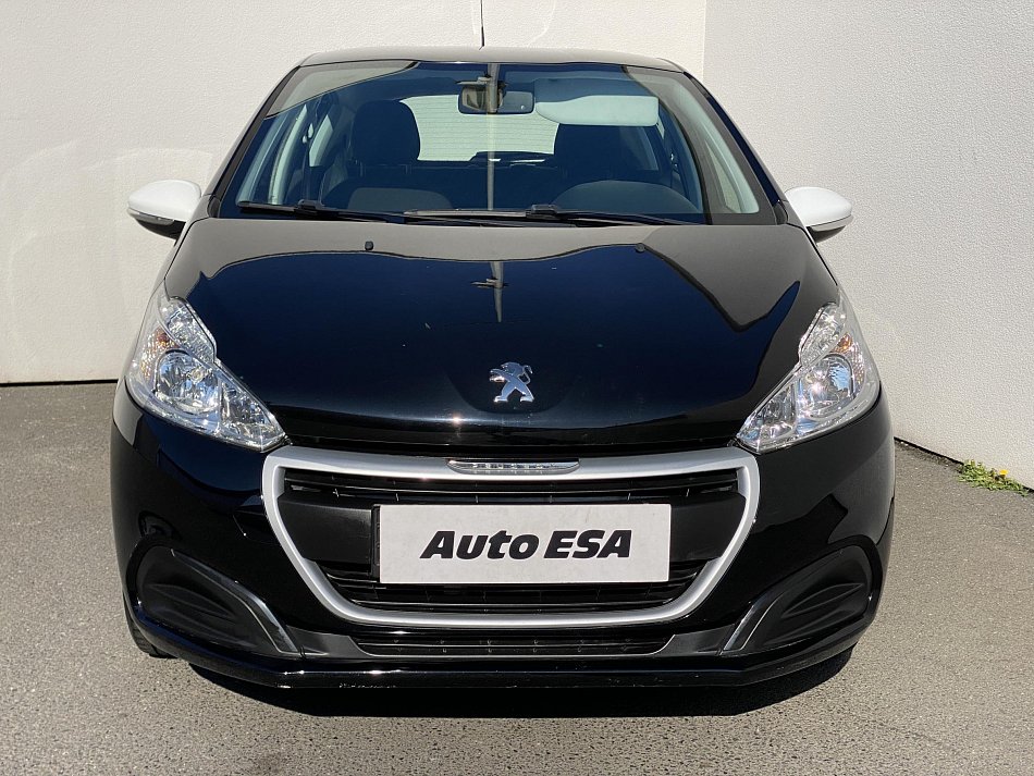Peugeot 208 1.2i 
