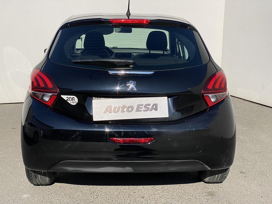 Peugeot 208 1.2i 