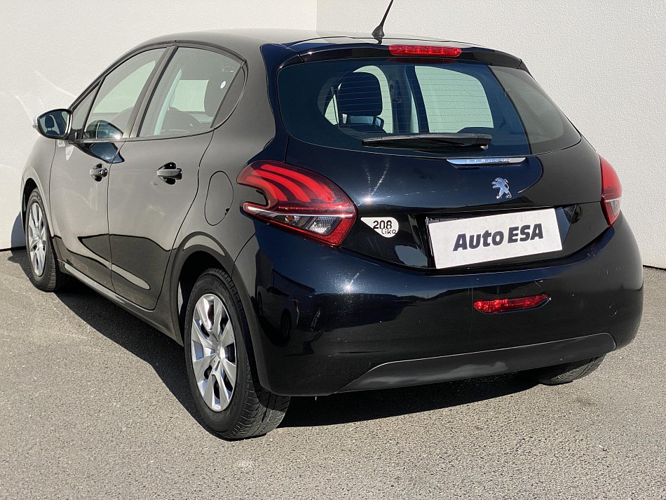 Peugeot 208 1.2i 