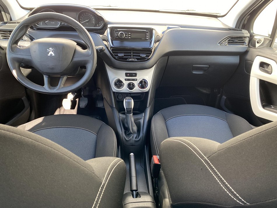 Peugeot 208 1.2i 